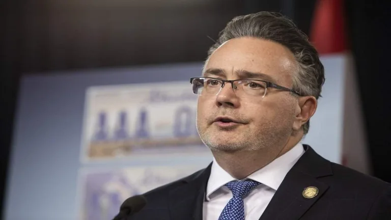 Alberta Introduces Bill to Empower Consumers in Car Purchases
